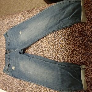 G by Giuliana distressed denim Capri jeans